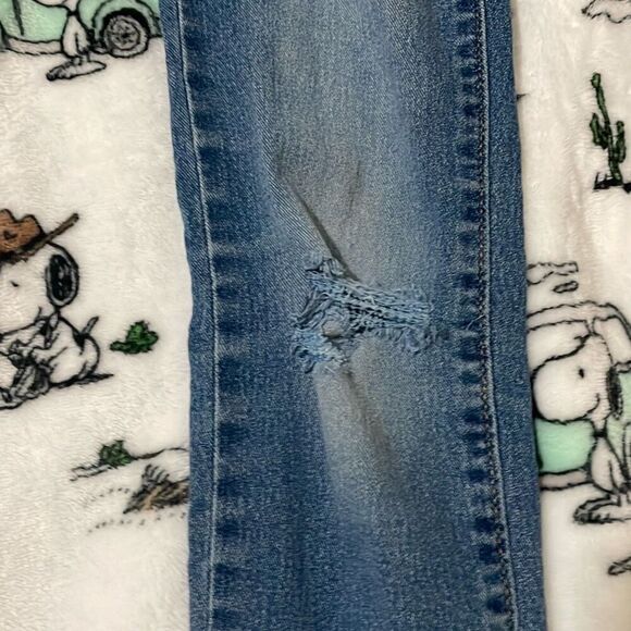 Old navy’s little girl distressed medium wash denim jeans size large (10-12) - Picture 4 of 8